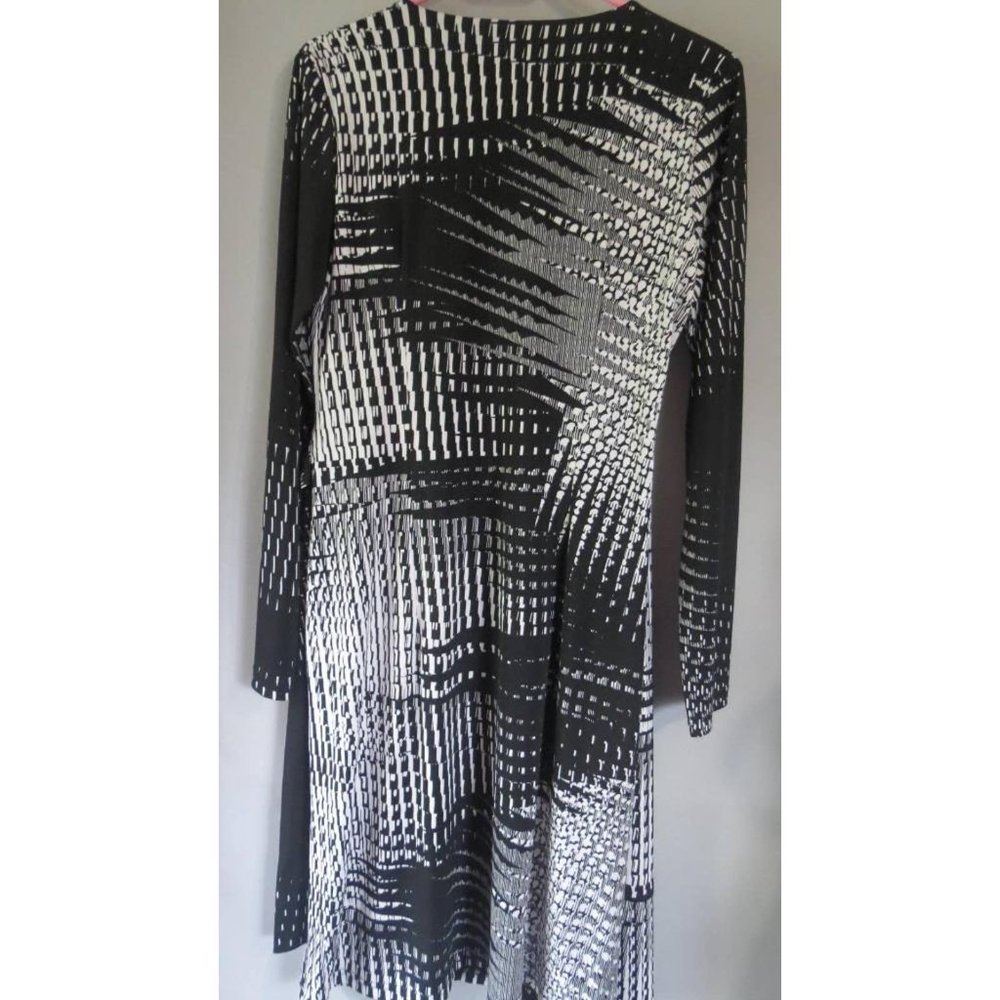 VERY VERY - GORGEOUS WRAP DRESS - size 14 - PRESENTS AS NEW - Picture 5 of 6